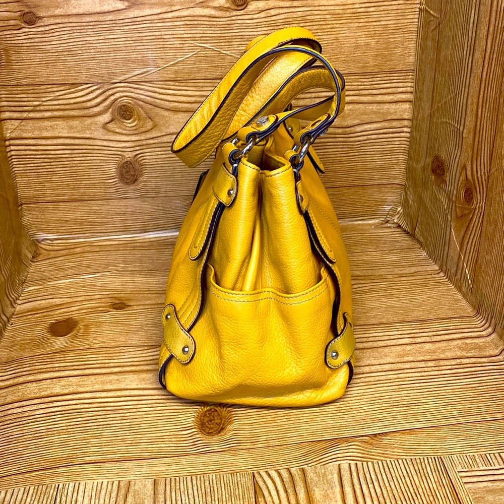 Tignanello carry all satchel in immaculate new condition canary yellow leather🔥 - Picture 3 of 14
